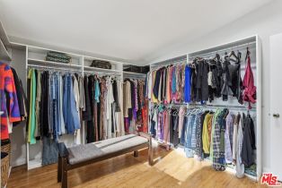 Single Family Residence, 19716 Wells dr, Woodland Hills, CA 91364 - 27