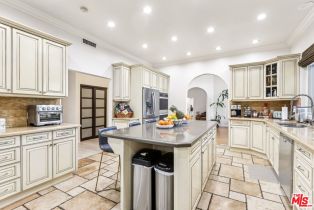 Single Family Residence, 19716 Wells dr, Woodland Hills, CA 91364 - 11