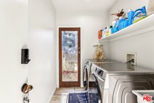 Single Family Residence, 19716 Wells dr, Woodland Hills, CA 91364 - 14