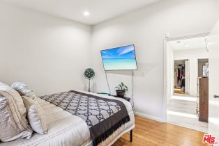 Single Family Residence, 19716 Wells dr, Woodland Hills, CA 91364 - 31