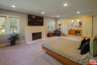 Single Family Residence, 13477 Contour dr, Sherman Oaks, CA 91423 - 32