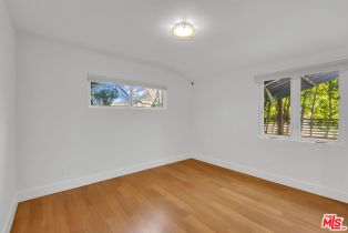 Single Family Residence, 18243 Rancho st, Tarzana, CA 91356 - 47