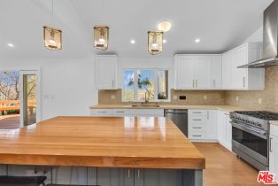 Single Family Residence, 18243 Rancho st, Tarzana, CA 91356 - 36