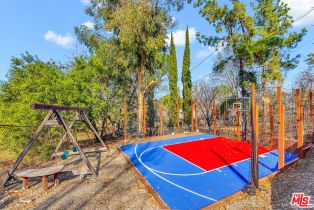 Single Family Residence, 18243 Rancho st, Tarzana, CA 91356 - 23