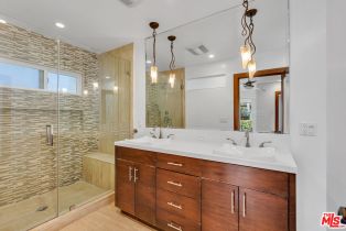 Single Family Residence, 18243 Rancho st, Tarzana, CA 91356 - 52