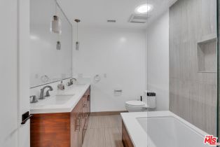 Single Family Residence, 18243 Rancho st, Tarzana, CA 91356 - 42