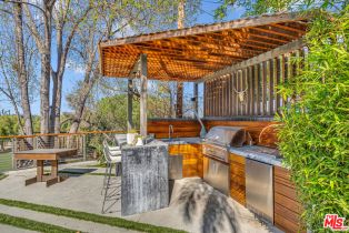 Single Family Residence, 18243 Rancho st, Tarzana, CA 91356 - 11