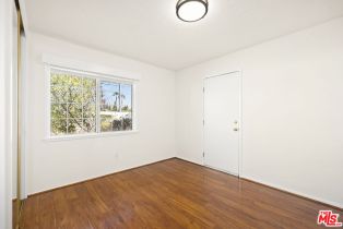 , 23522 Victory blvd, Woodland Hills, CA 91367 - 8