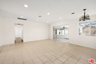 , 23522 Victory blvd, Woodland Hills, CA 91367 - 3