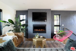 Single Family Residence, 1337 6TH ave, Venice, CA 90291 - 2