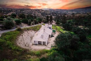 Single Family Residence, 2747 Via Del Robles, Fallbrook, CA 92028 - 4