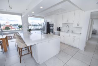 , 1710 Avenida Del Mundo, Coronado, CA 92118 - 3