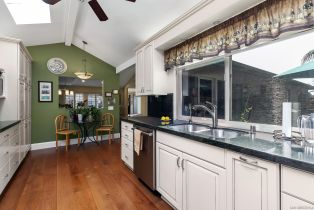 Single Family Residence, 4044 Via del Conquistador, San Diego, CA 92117 - 12