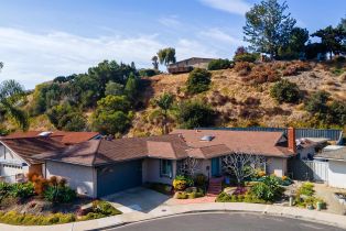 Single Family Residence, 4044 Via del Conquistador, San Diego, CA 92117 - 2