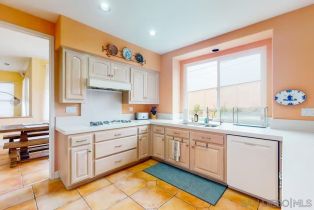 , 863 Starflower rd, Encinitas, CA 92024 - 4