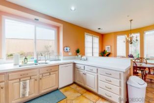 , 863 Starflower rd, Encinitas, CA 92024 - 7