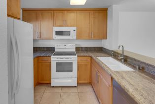 Condominium, 7405 Charmant dr, San Diego, CA 92122 - 7