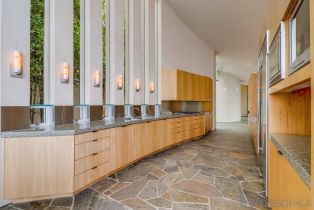 , 724 Muirlands Vista way, La Jolla, CA 92037 - 6