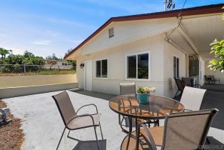 Single Family Residence, 131 Brandon rd, Fallbrook, CA 92028 - 10