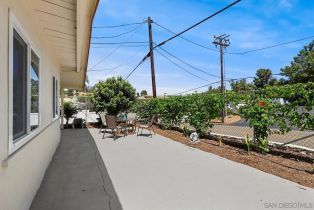 Single Family Residence, 131 Brandon rd, Fallbrook, CA 92028 - 12