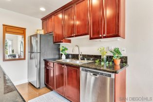 Condominium, 8640 Via Mallorca, La Jolla, CA 92037 - 3