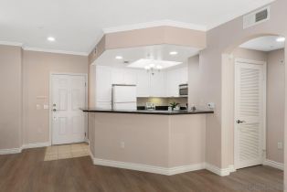 Condominium, 4165 Executive dr, La Jolla, CA 92037 - 9