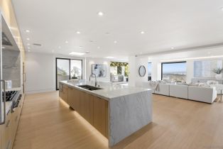 , 2082 Via Casa Alta, La Jolla, CA 92037 - 5