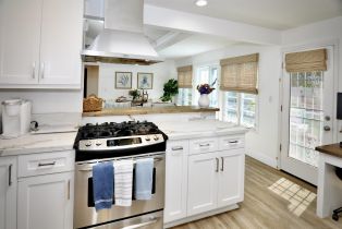 , 529 Fern gln, La Jolla, CA 92037 - 5