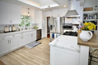 , 529 Fern gln, La Jolla, CA 92037 - 7