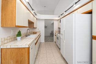 Condominium, 8585 Via Mallorca, La Jolla, CA 92037 - 10