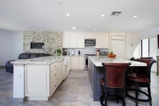 Condominium, 100 Coast, La Jolla, CA 92037 - 10