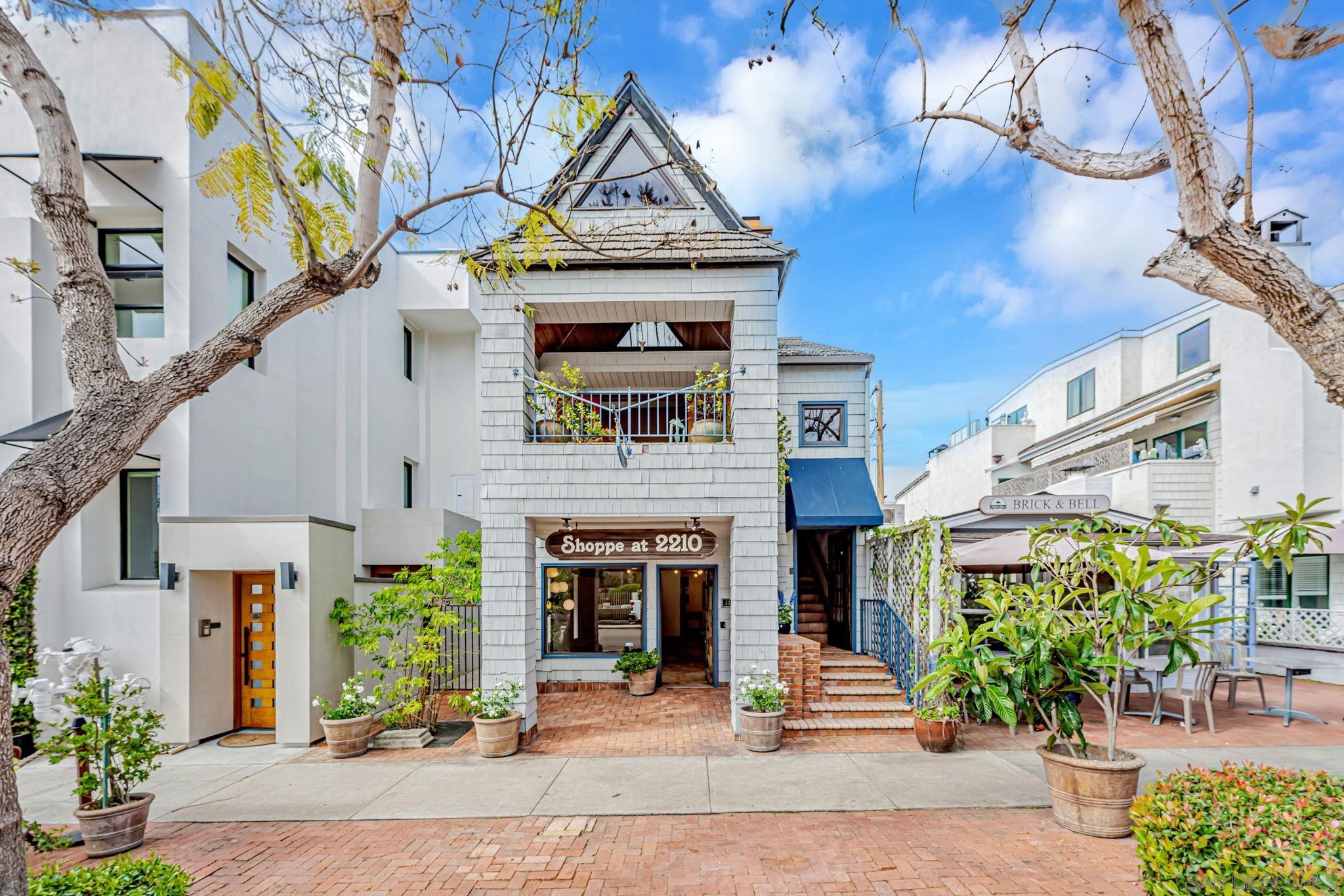 Single Family Residence, 2210 Avenida De La Playa, La Jolla, CA 92037 - 1