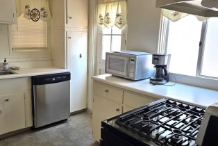 , 676 J ave, Coronado, CA 92118 - 26