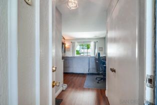 Condominium, 1721 Maxwell ln, Corona, CA 92881 - 4