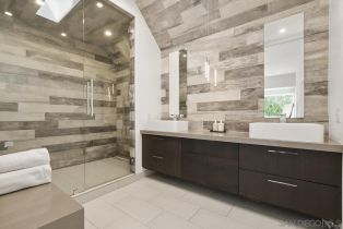 , 2398 Almeria, La Jolla, CA 92037 - 18