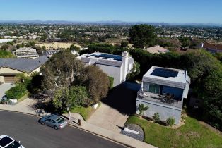 , 2398 Almeria, La Jolla, CA 92037 - 37