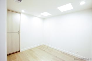 , 8121 Camino Del Sol, La Jolla, CA 92037 - 11