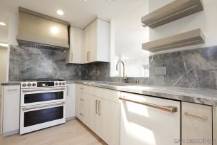 , 8121 Camino Del Sol, La Jolla, CA 92037 - 2