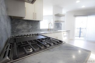 , 8121 Camino Del Sol, La Jolla, CA 92037 - 4