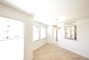 , 8121 Camino Del Sol, La Jolla, CA 92037 - 8