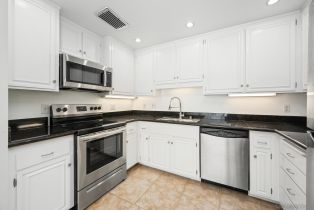 Condominium, 7811 Eads ave, La Jolla, CA 92037 - 11