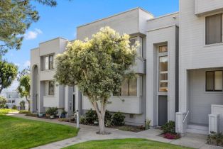 Condominium, 810 America Way, Del Mar, CA  Del Mar, CA 92014