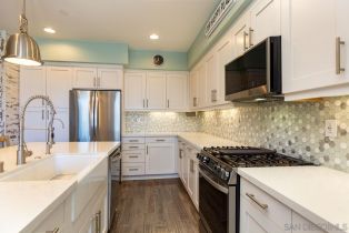 , 2579 State st, Carlsbad, CA 92008 - 8