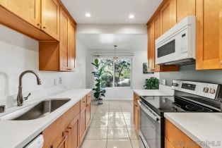 Condominium, 8536 Via Mallorca, La Jolla, CA 92037 - 7