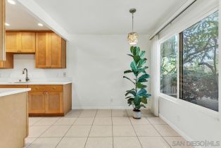Condominium, 8536 Via Mallorca, La Jolla, CA 92037 - 8