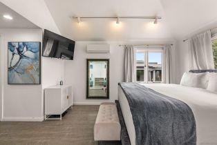 , 1264 Prospect st, La Jolla, CA 92037 - 3