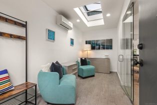 , 1264 Prospect st, La Jolla, CA 92037 - 4