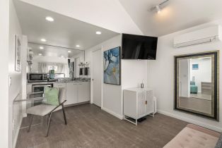 , 1264 Prospect st, La Jolla, CA 92037 - 5