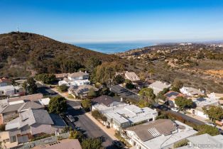 , 6643 Caminito Hermitage, La Jolla, CA 92037 - 6