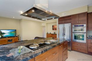 , 6643 Caminito Hermitage, La Jolla, CA 92037 - 9